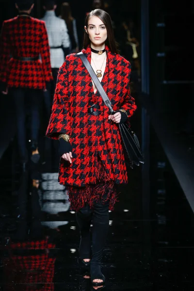 Look 49